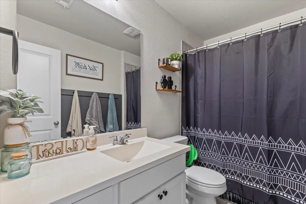 104 Cressida Cove Jarrell, TX 76537