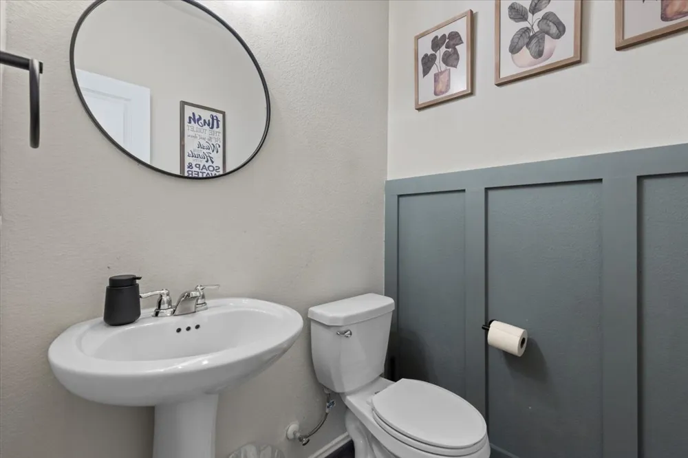 104 Cressida Cove Jarrell, TX 76537