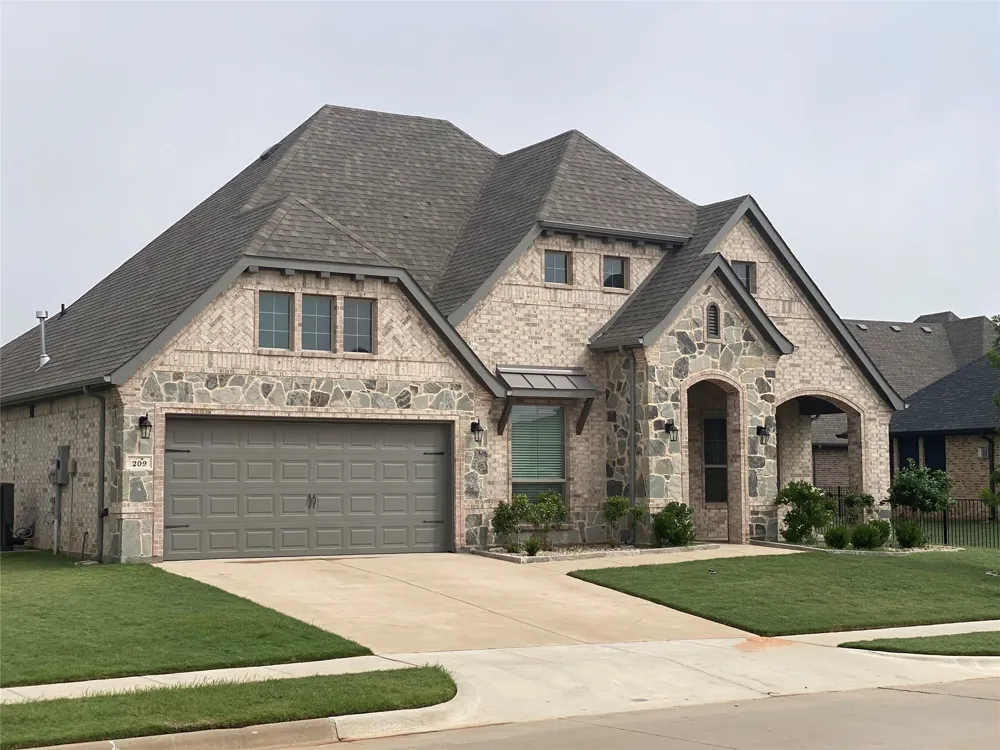 209 Johnson Street Granbury, TX 76048