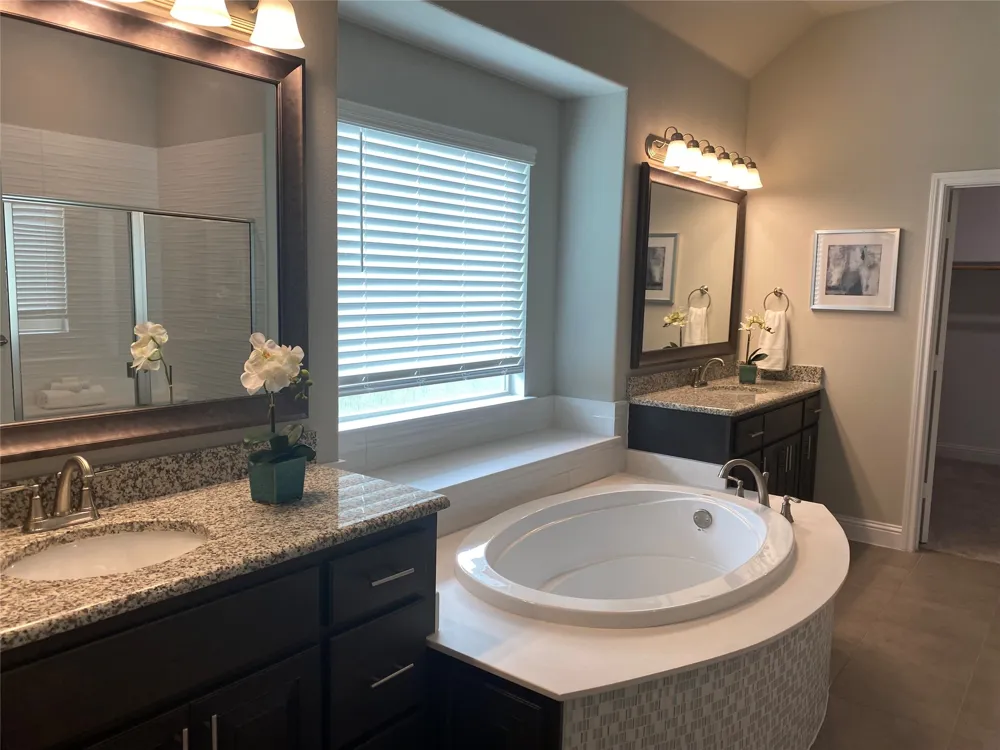 209 Johnson Street Granbury, TX 76048