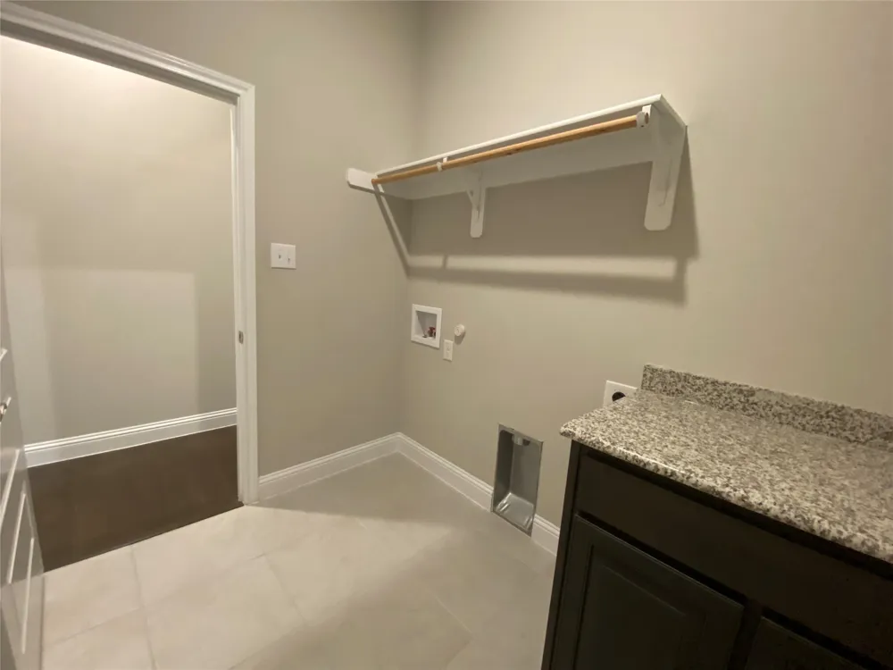 209 Johnson Street Granbury, TX 76048