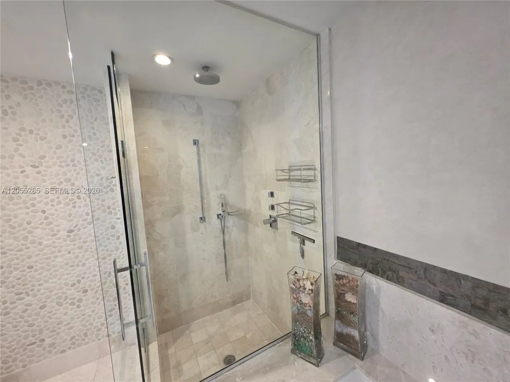 17121 COLLINS AV #2306 Sunny Isles Beach, FL 33160