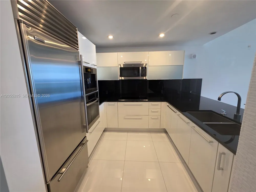 17121 COLLINS AV #2306 Sunny Isles Beach, FL 33160