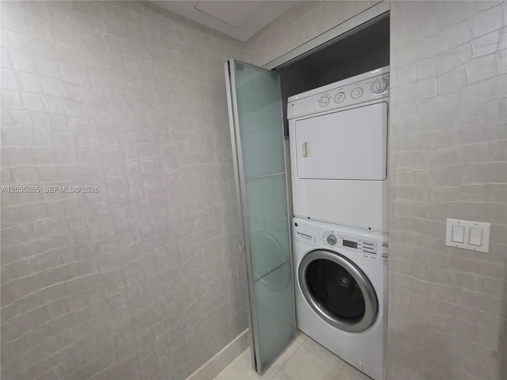 17121 COLLINS AV #2306 Sunny Isles Beach, FL 33160