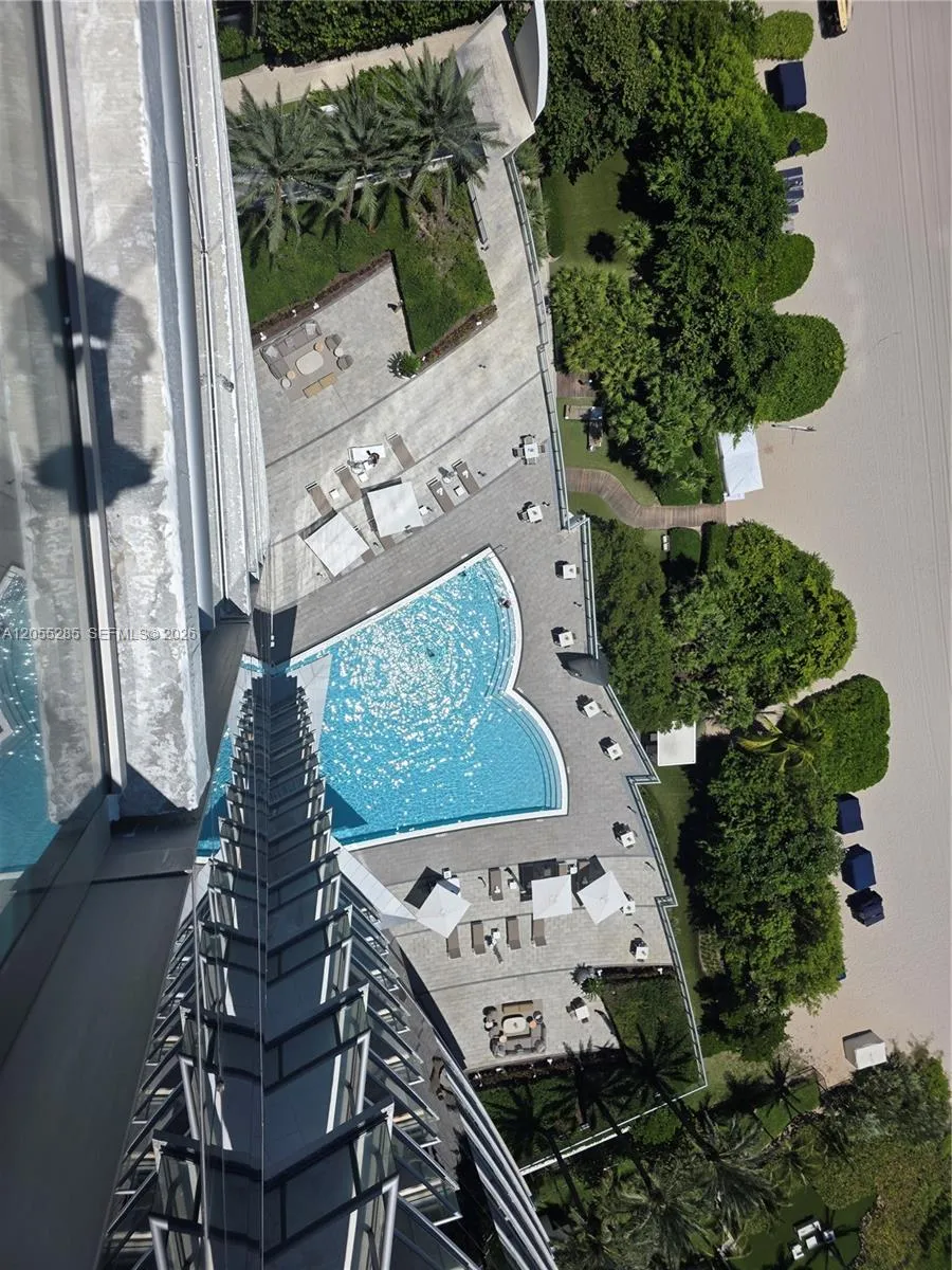 17121 COLLINS AV #2306 Sunny Isles Beach, FL 33160