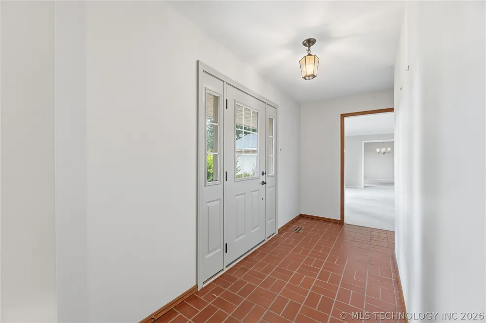 820 W Davis Drive Nowata, OK 74048