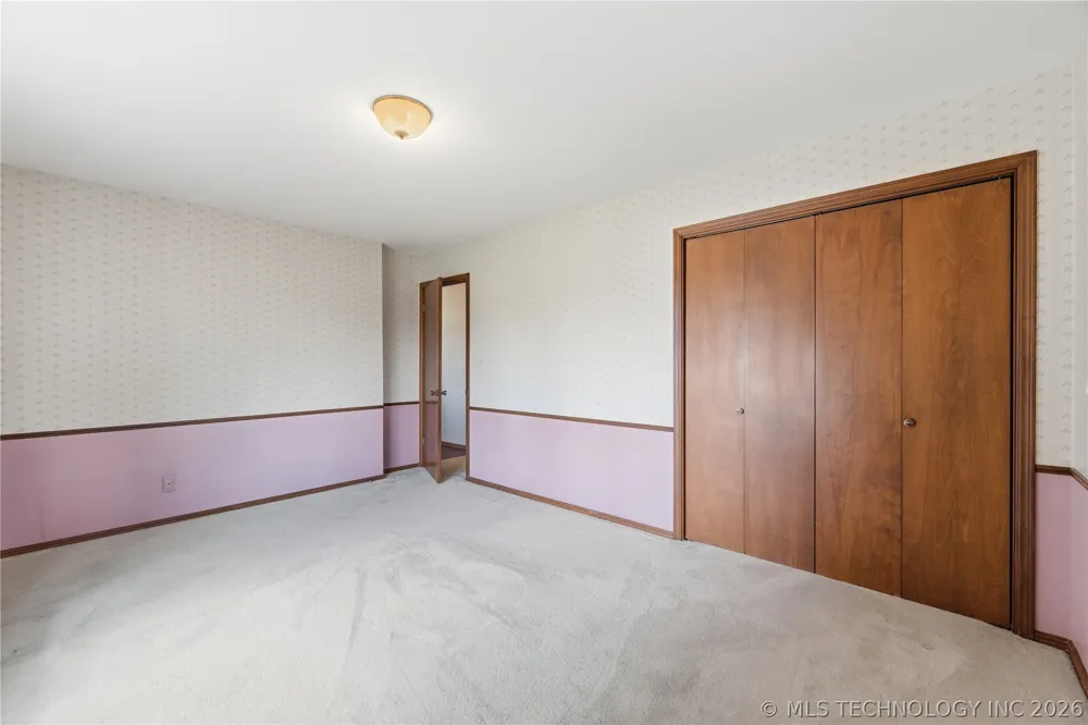 820 W Davis Drive Nowata, OK 74048