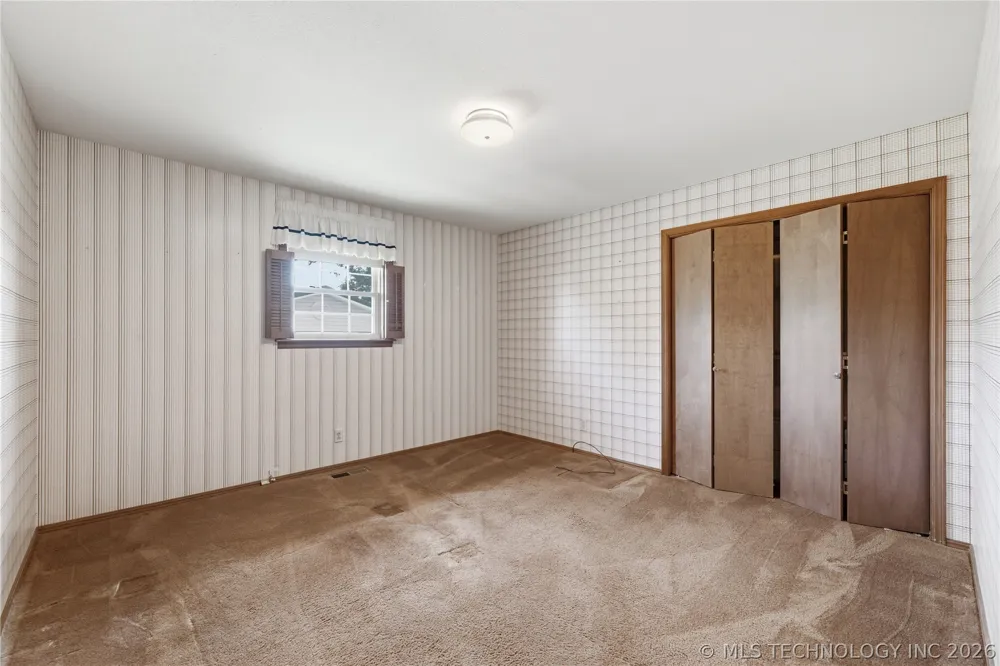 820 W Davis Drive Nowata, OK 74048