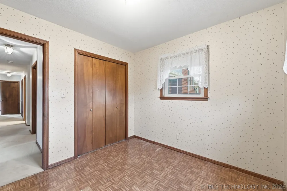 820 W Davis Drive Nowata, OK 74048