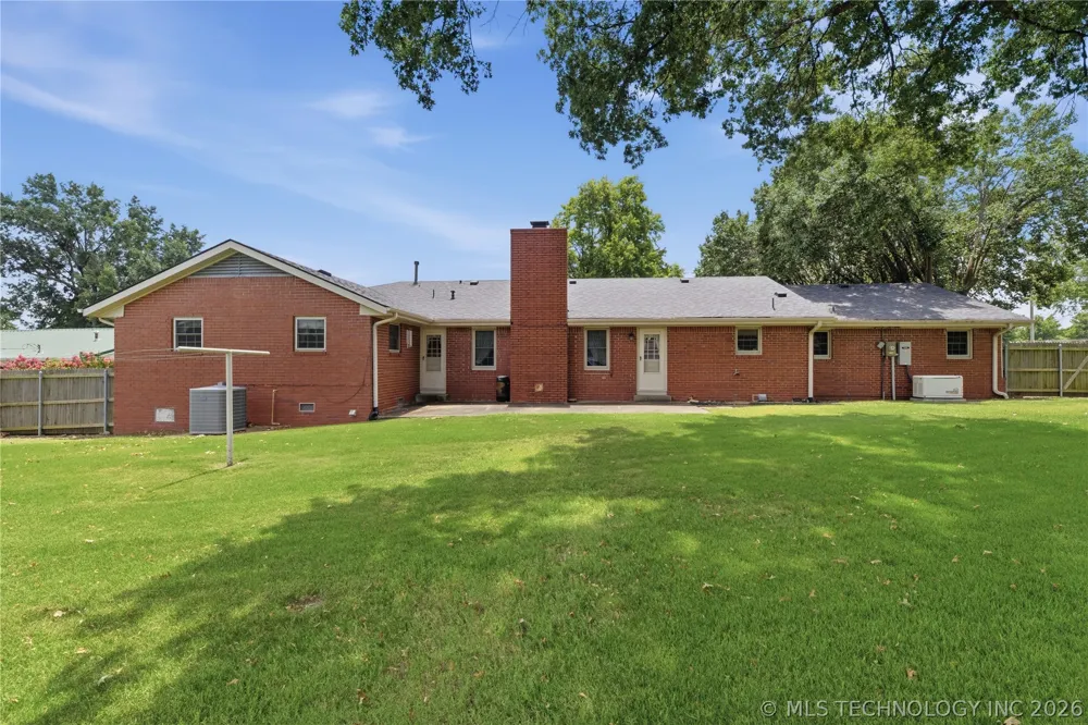820 W Davis Drive Nowata, OK 74048