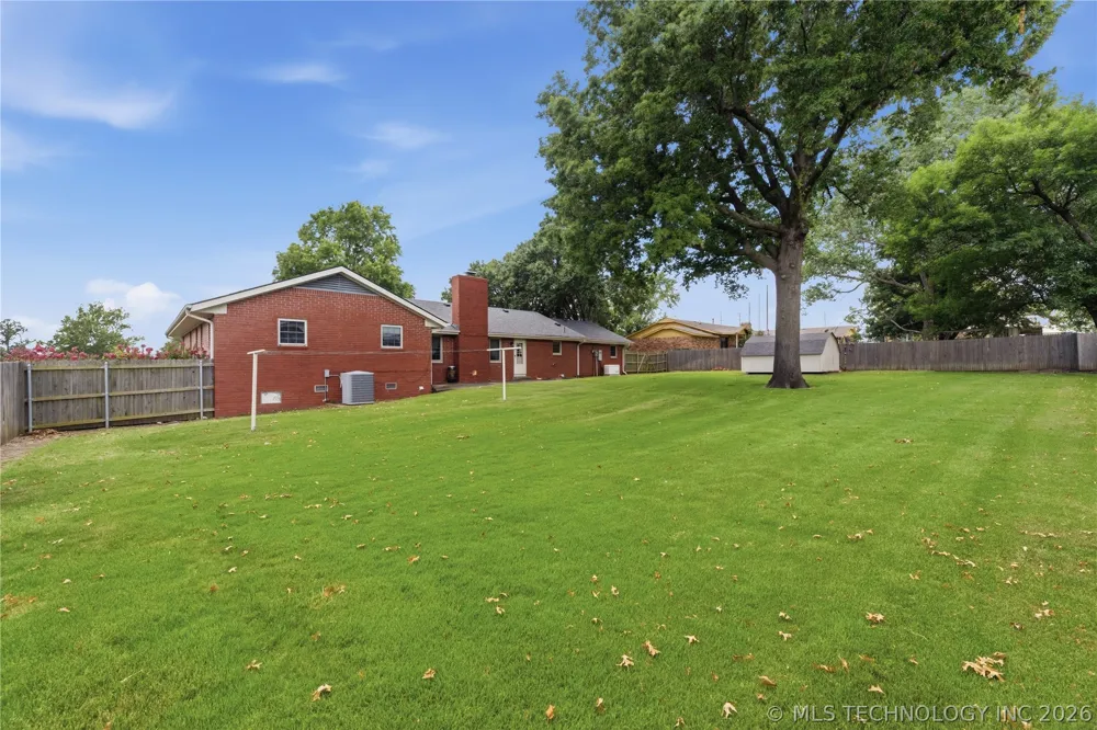 820 W Davis Drive Nowata, OK 74048