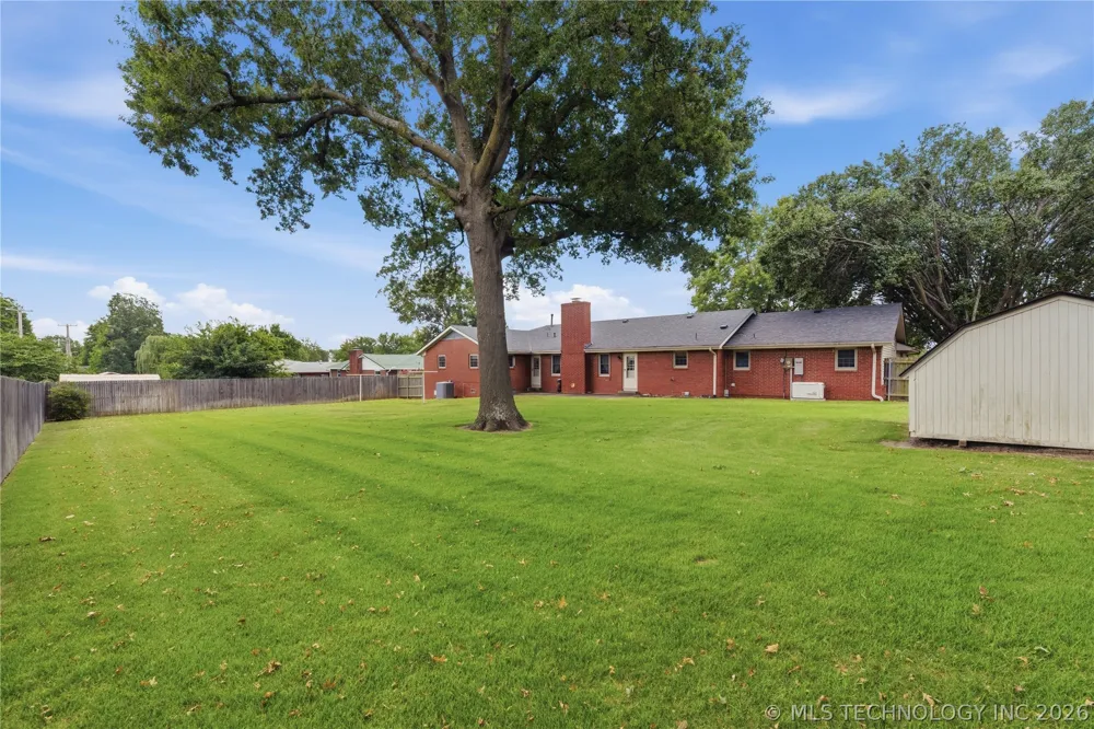 820 W Davis Drive Nowata, OK 74048