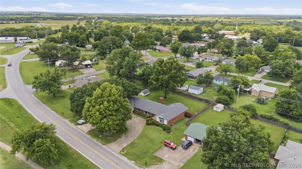 820 W Davis Drive Nowata, OK 74048