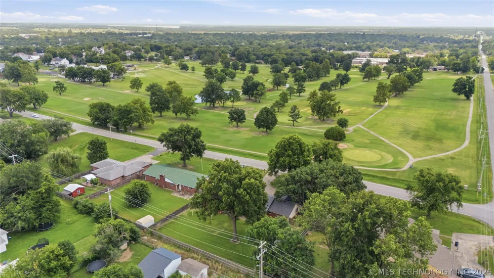 820 W Davis Drive Nowata, OK 74048