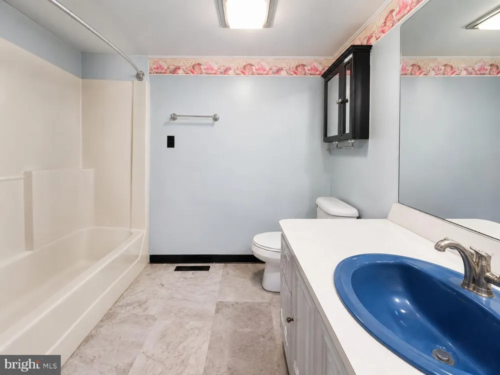 402 NOBLE STREET Lebanon, PA 17042