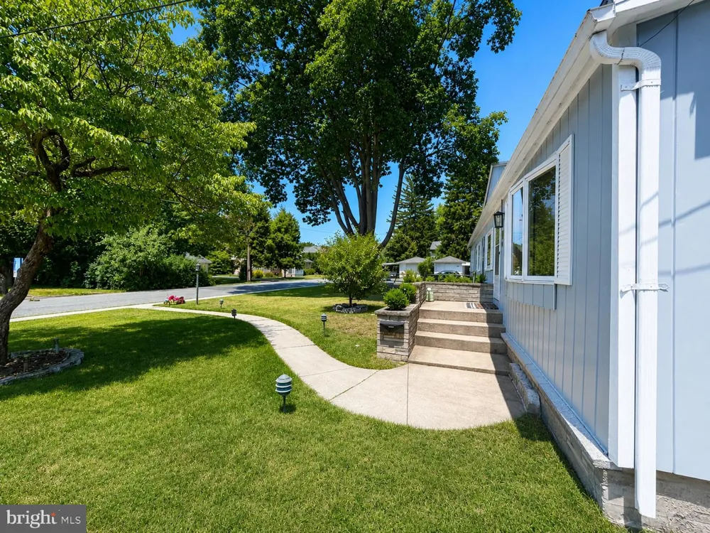402 NOBLE STREET Lebanon, PA 17042