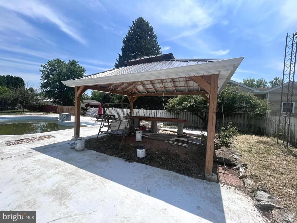 402 NOBLE STREET Lebanon, PA 17042
