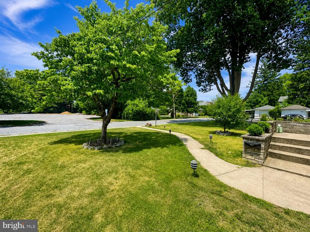 402 NOBLE STREET Lebanon, PA 17042