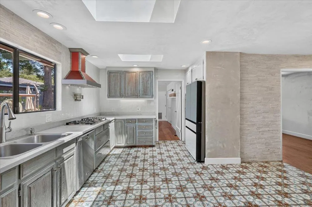 25390 Tierra Grande Drive Carmel, CA 93923