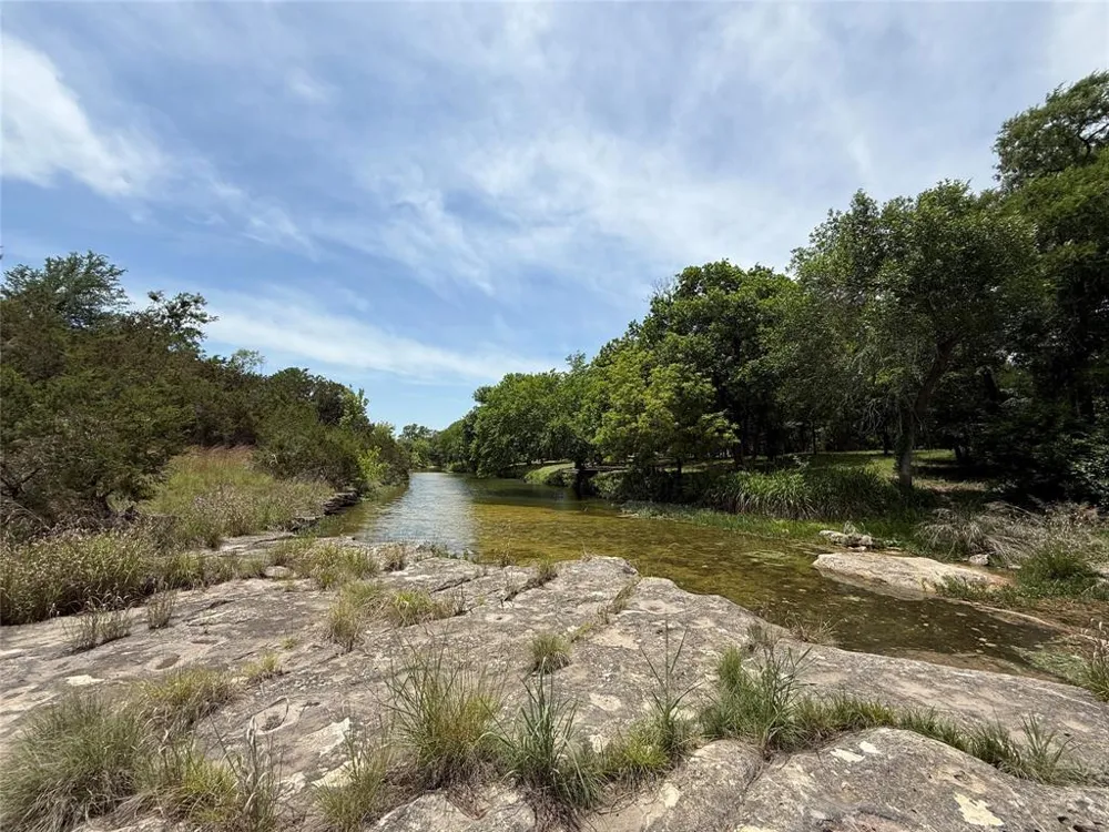 132 Quiet Oak Cove Liberty Hill, TX 78642