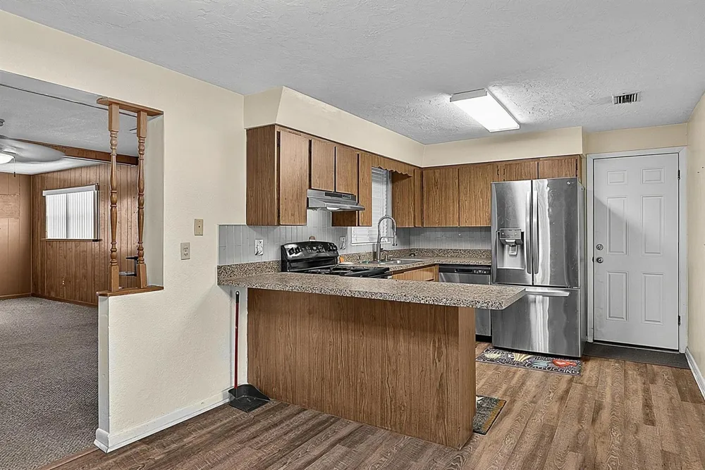 1508 WILDROSE LANE 