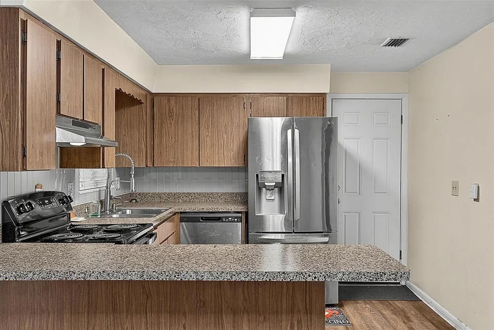 1508 WILDROSE LANE 