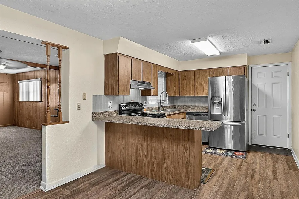 1508 WILDROSE LANE 