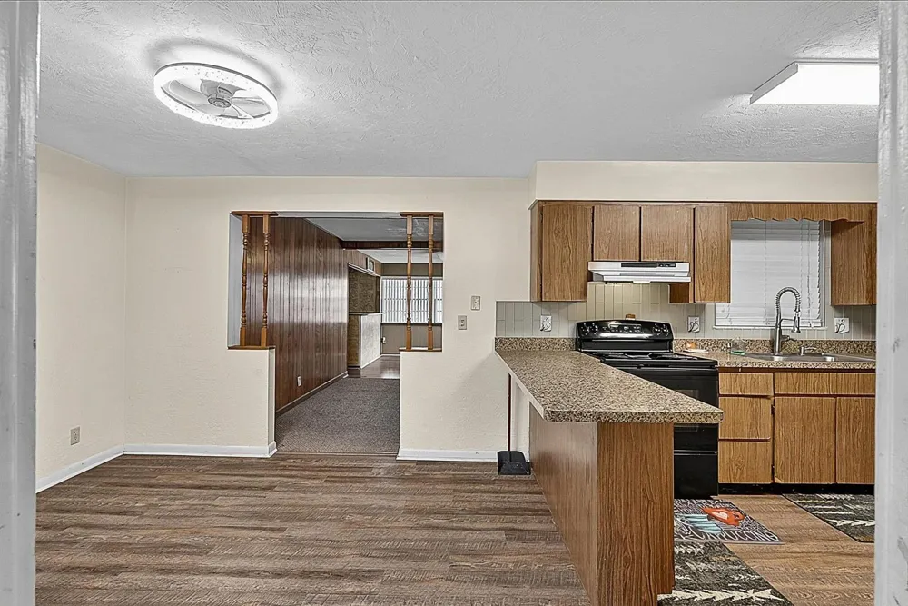1508 WILDROSE LANE 