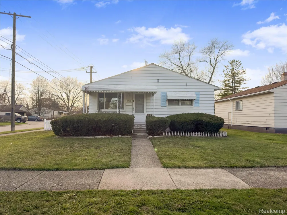 4710 Edgewood Street Dearborn Heights City, MI 48125