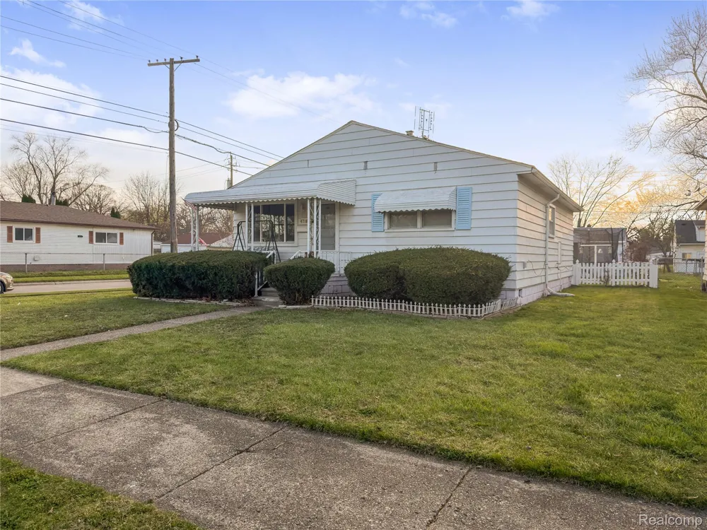 4710 Edgewood Street Dearborn Heights City, MI 48125