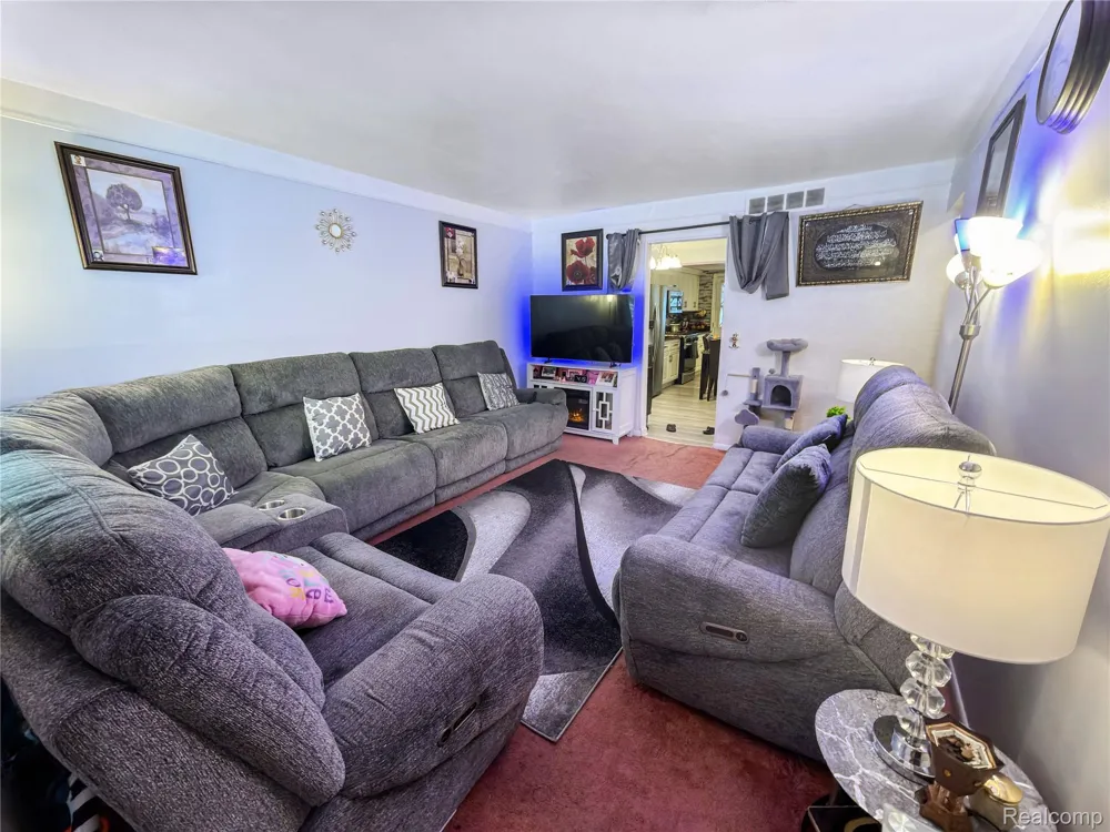 4710 Edgewood Street Dearborn Heights City, MI 48125