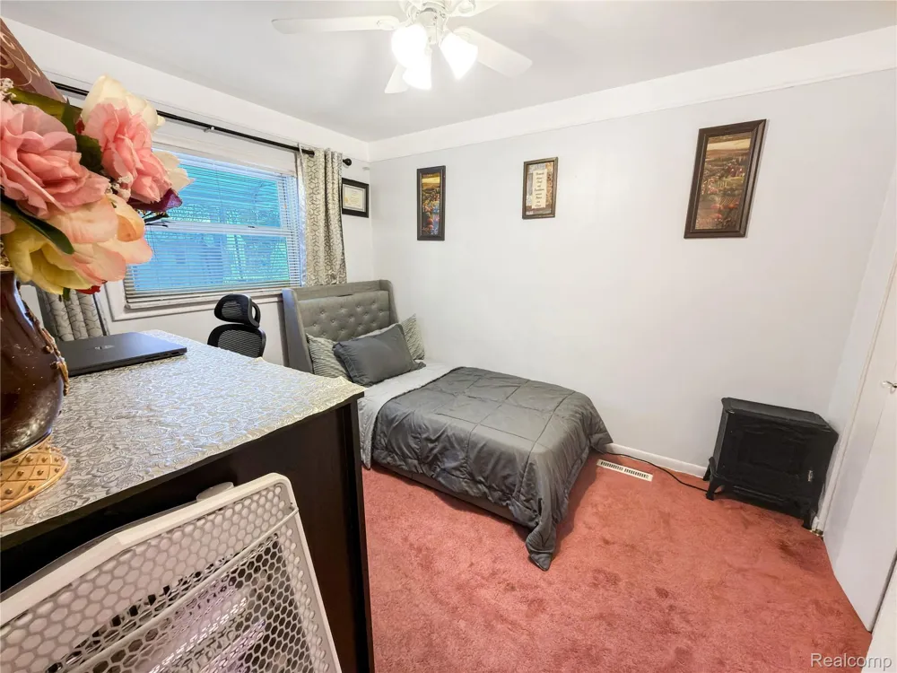 4710 Edgewood Street Dearborn Heights City, MI 48125