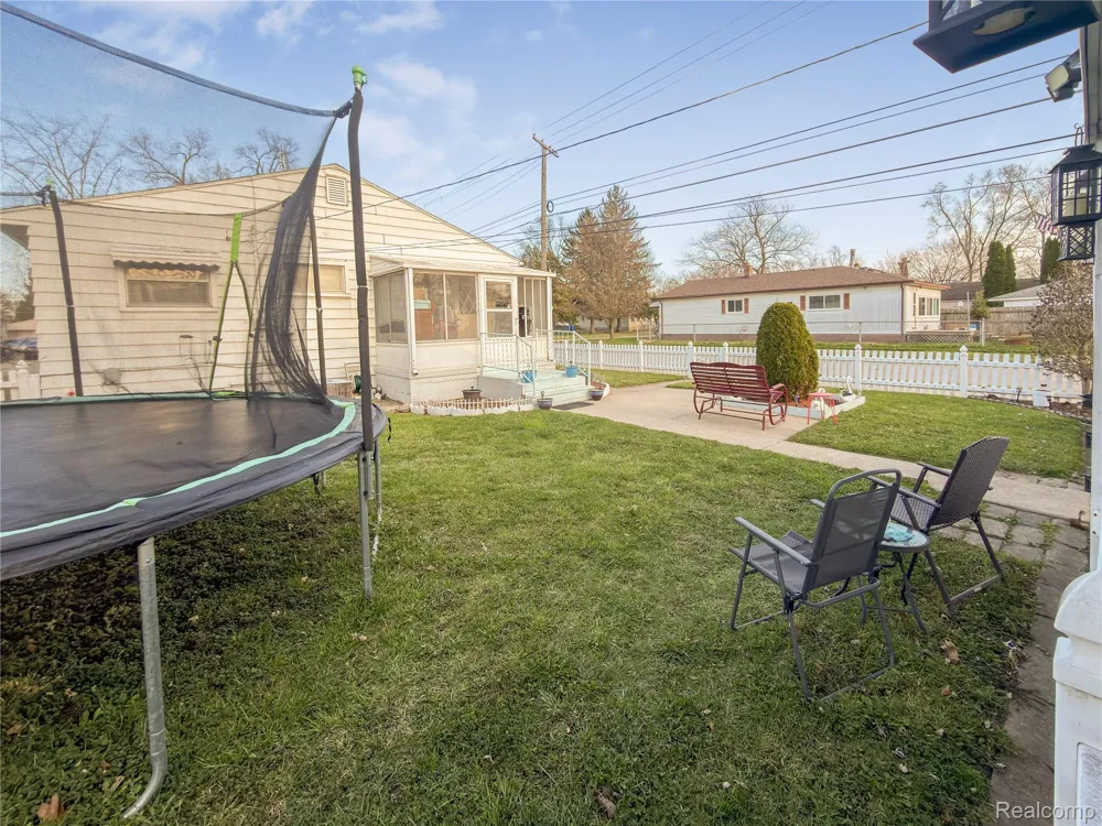 4710 Edgewood Street Dearborn Heights City, MI 48125