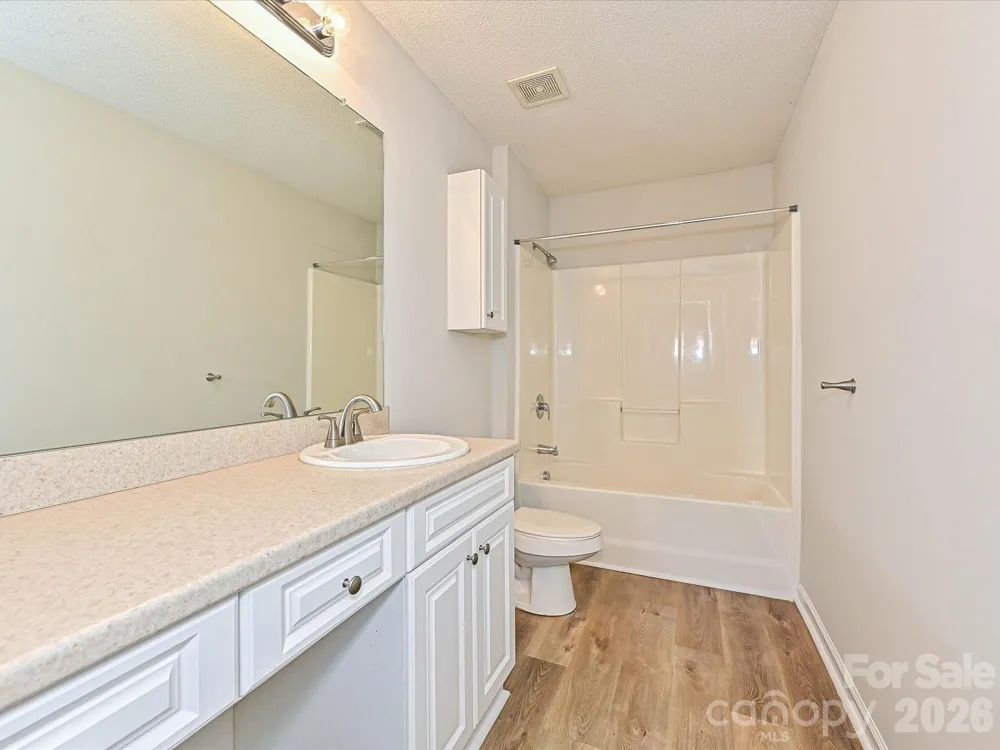 2013 Pin Oak Place Cramerton, NC 28032