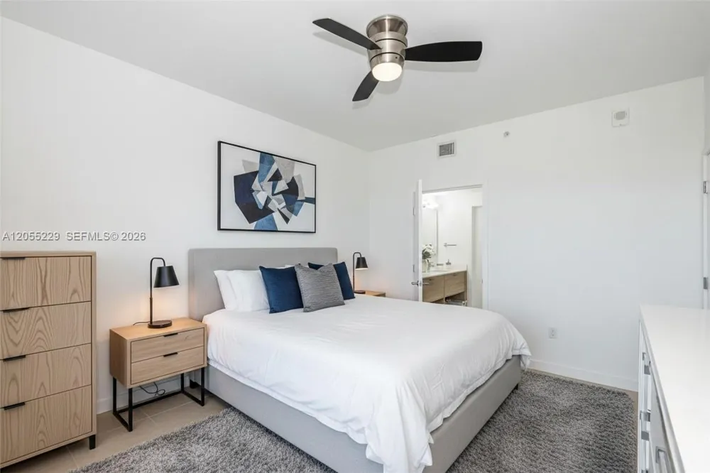 1082 W 79th St #25 Hialeah, FL 33014