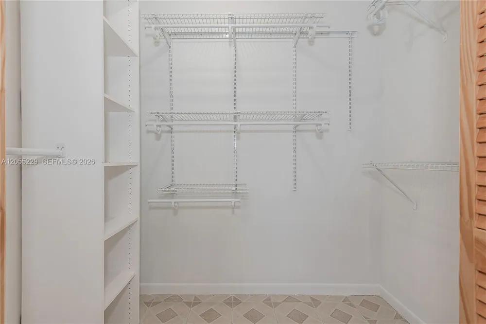 1082 W 79th St #25 Hialeah, FL 33014