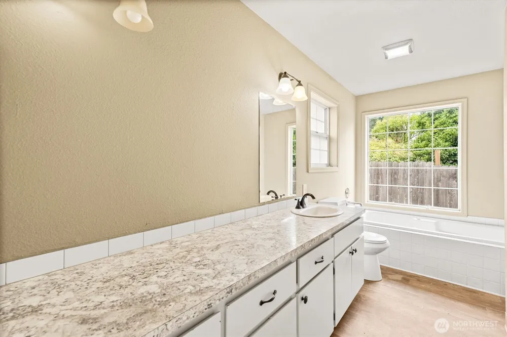 4657 Ohio Street Longview, WA 98632