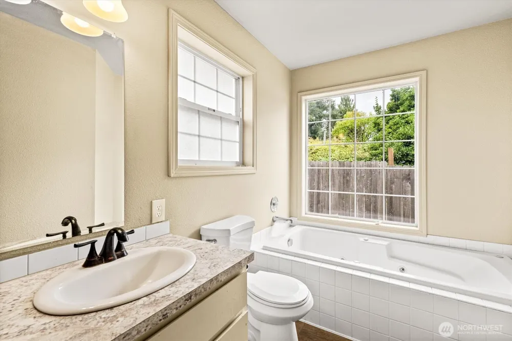 4657 Ohio Street Longview, WA 98632