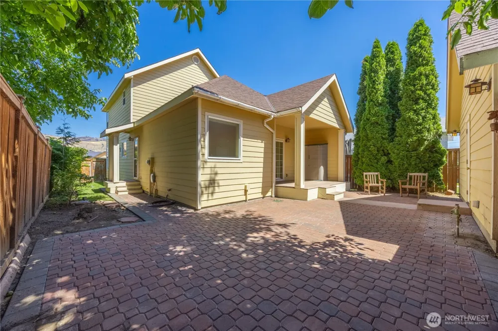 2109 W Terrace Avenue Chelan, WA 98816