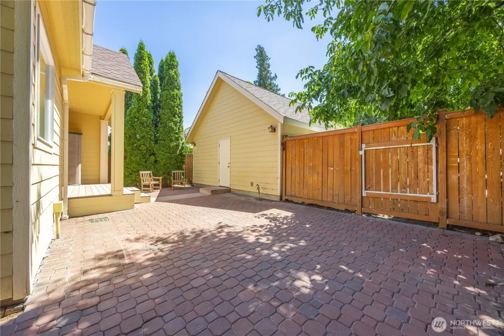 2109 W Terrace Avenue Chelan, WA 98816