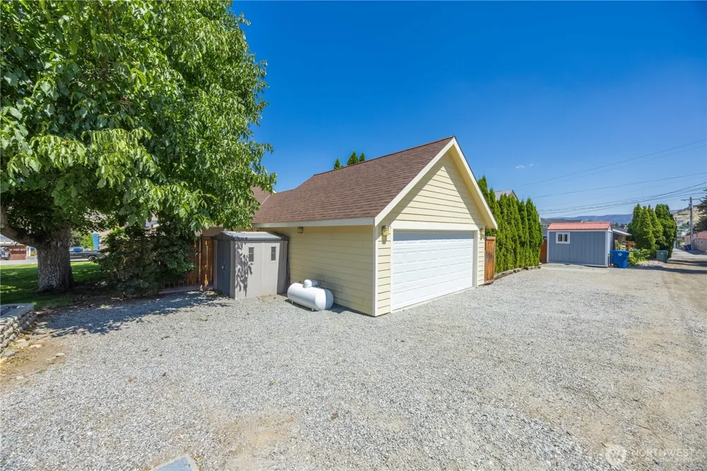2109 W Terrace Avenue Chelan, WA 98816