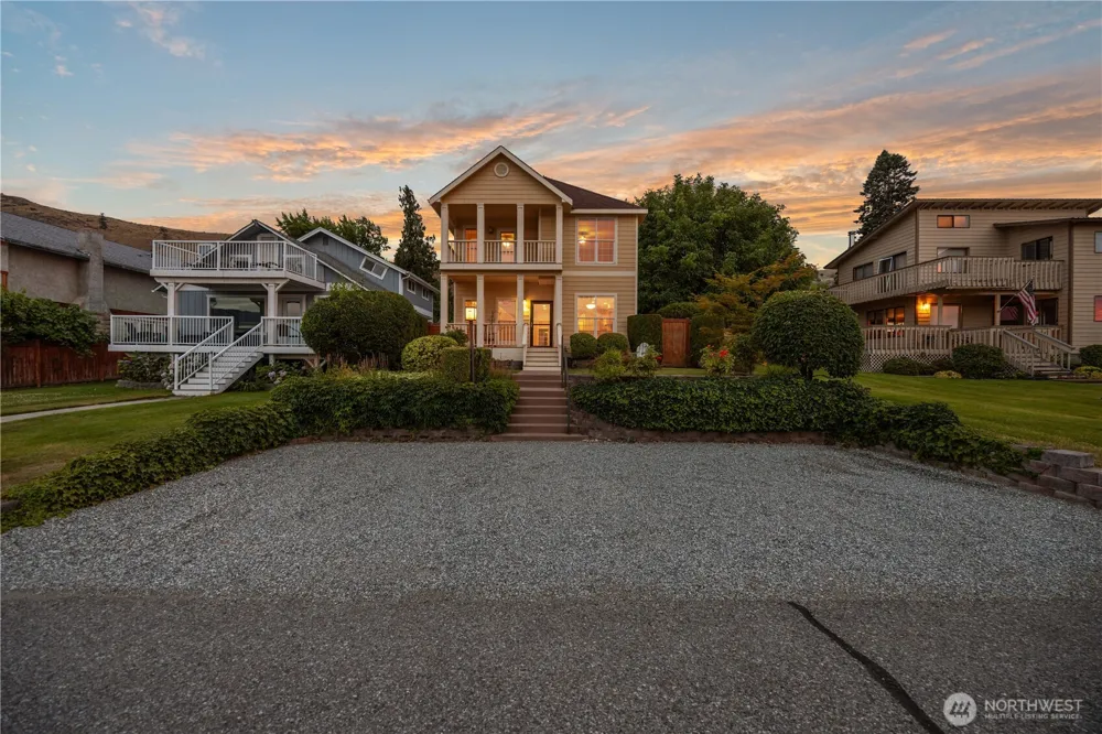 2109 W Terrace Avenue Chelan, WA 98816
