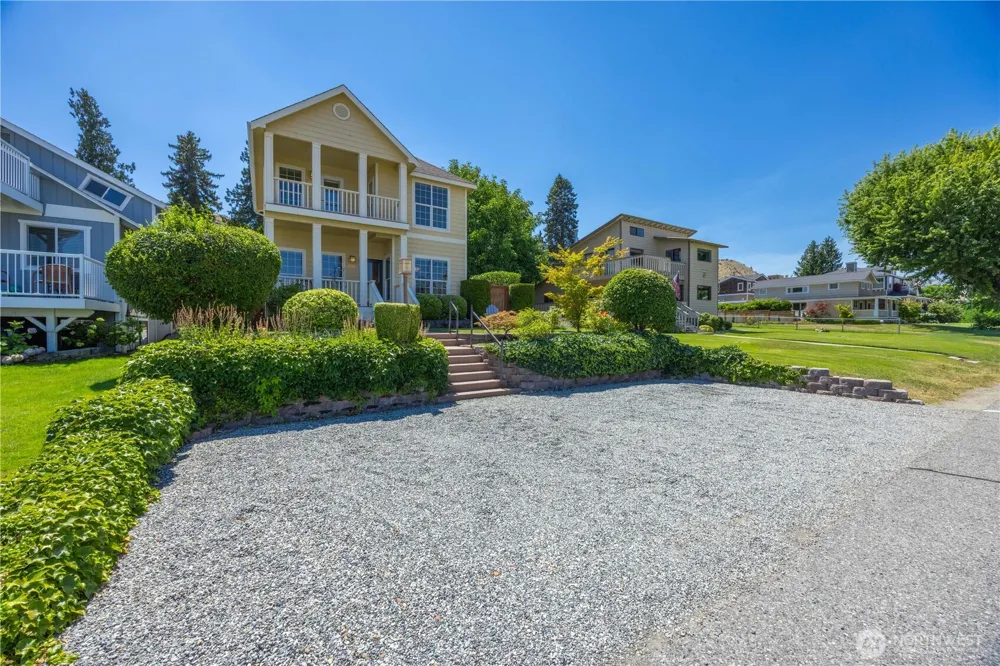 2109 W Terrace Avenue Chelan, WA 98816
