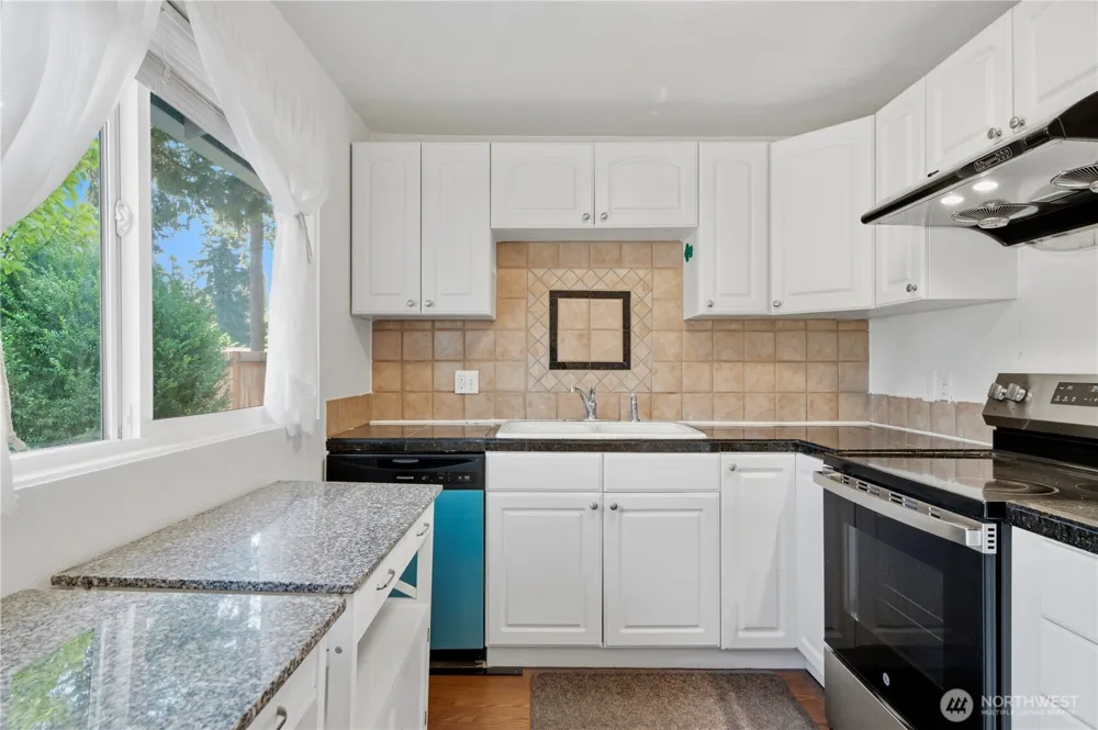 1344 NE 164th Place Bellevue, WA 98008