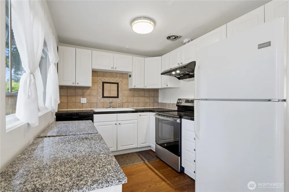 1344 NE 164th Place Bellevue, WA 98008
