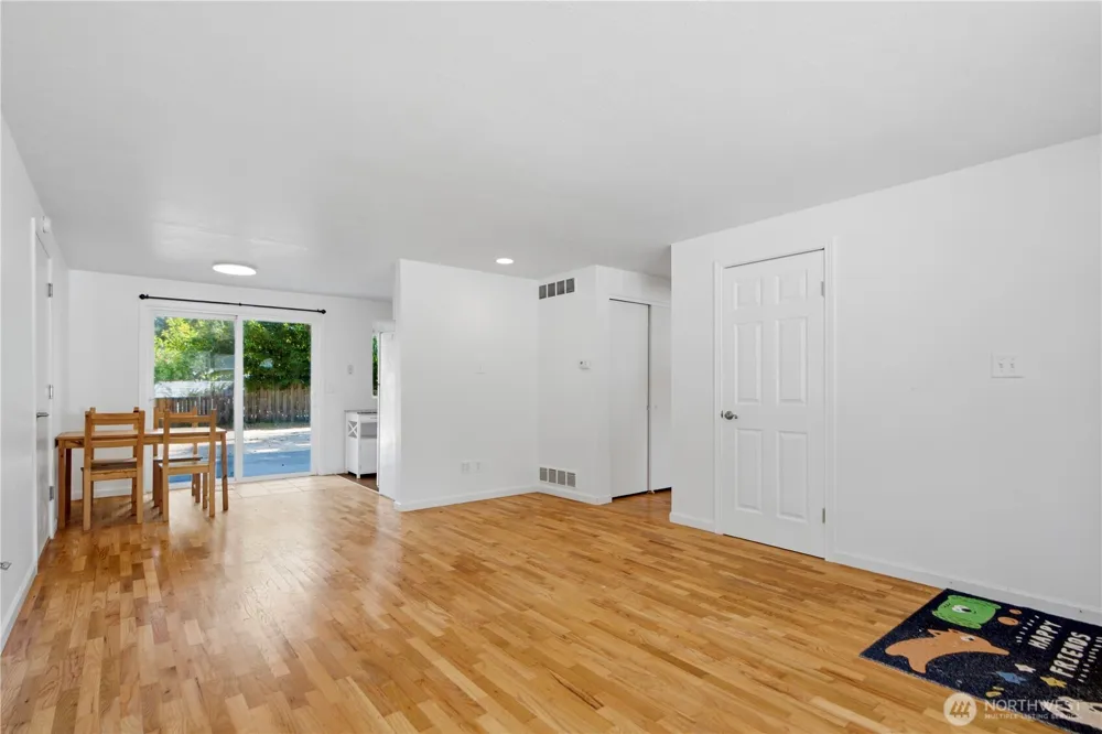1344 NE 164th Place Bellevue, WA 98008