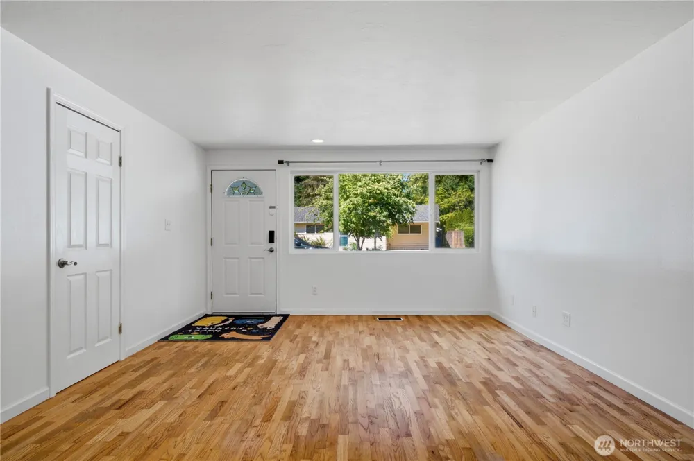 1344 NE 164th Place Bellevue, WA 98008