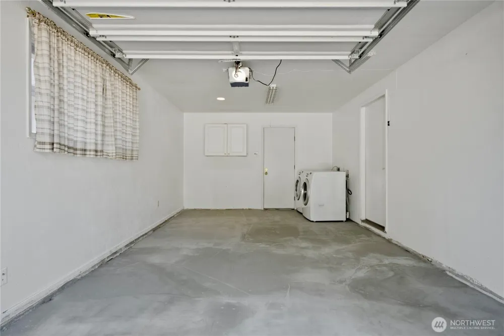 1344 NE 164th Place Bellevue, WA 98008