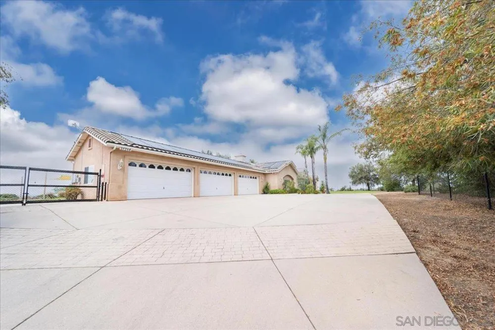 31264 North Star Valley Center, CA 92082