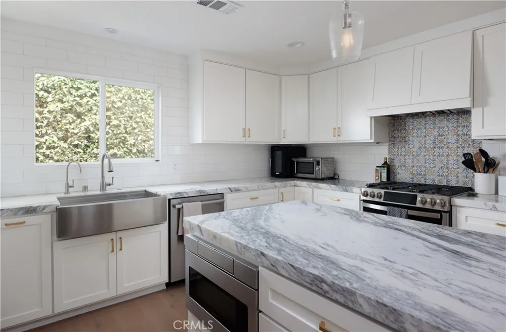 1582 Ponderosa Street Costa Mesa, CA 92626